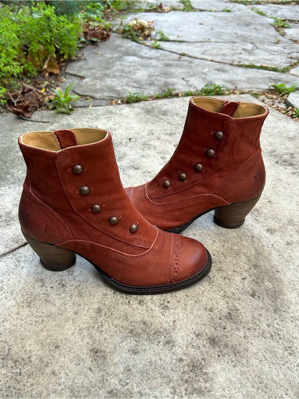 John Fluevog East End Venables Ankle Boots with Buttons, size 7